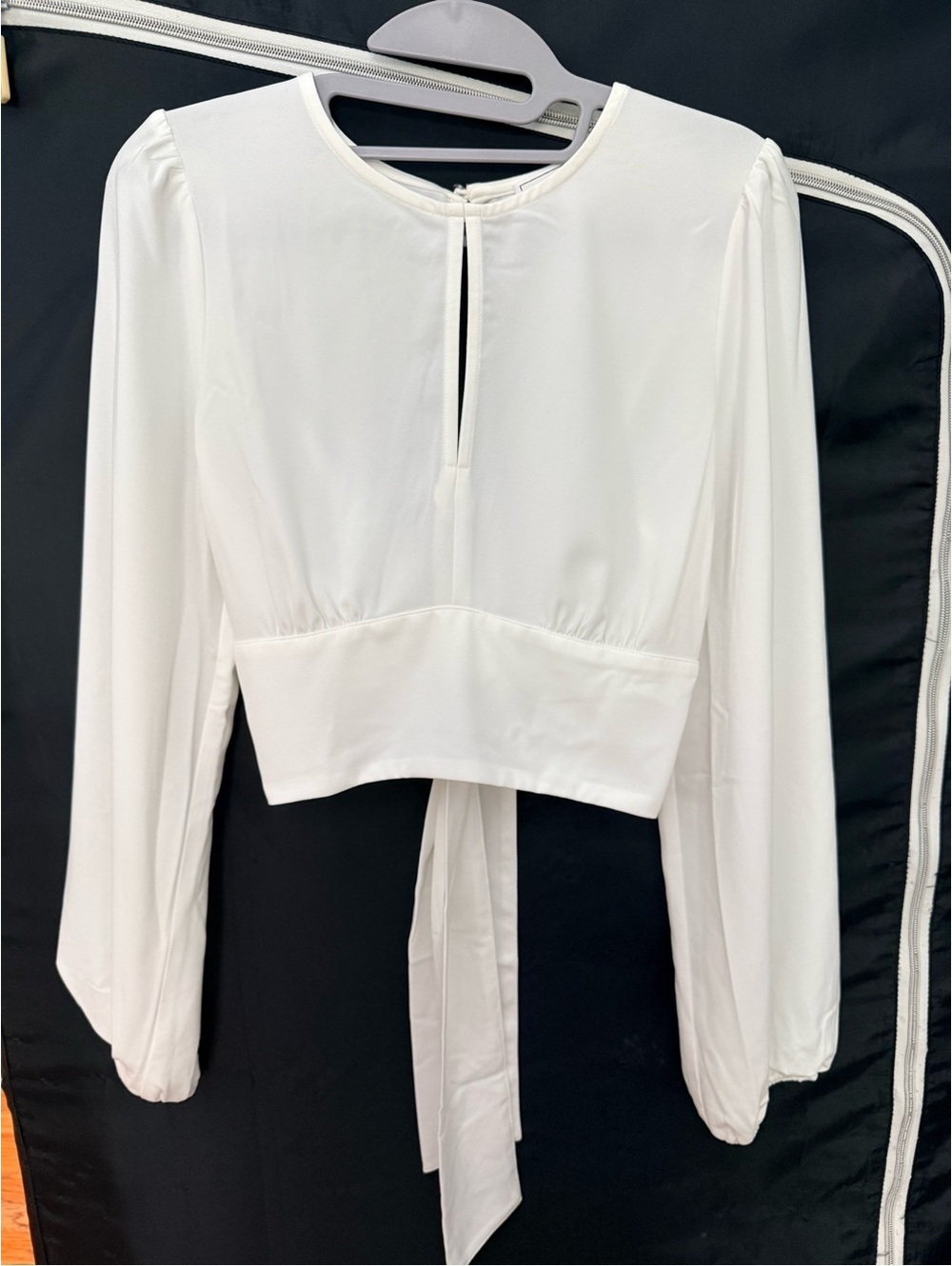 SAGE THE LABEL Open Back Long Sleeve Crop Top White Medium NWOT